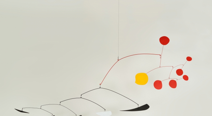 Two exhibitions at Kukje highlight pioneering contemporary artists Lee U-fan, Alexander Calder