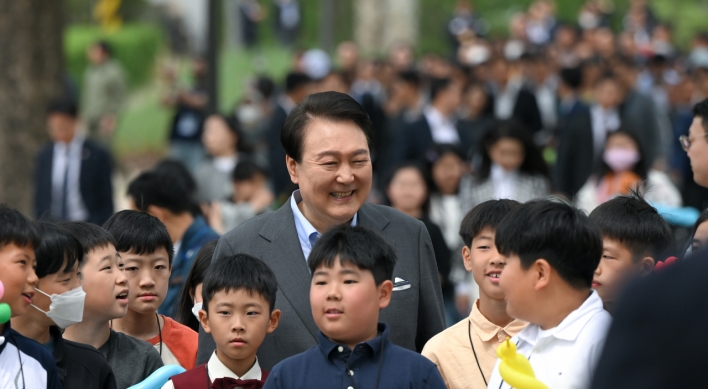 Yoon pledges to create world-class nurturing environment on Children’s Day