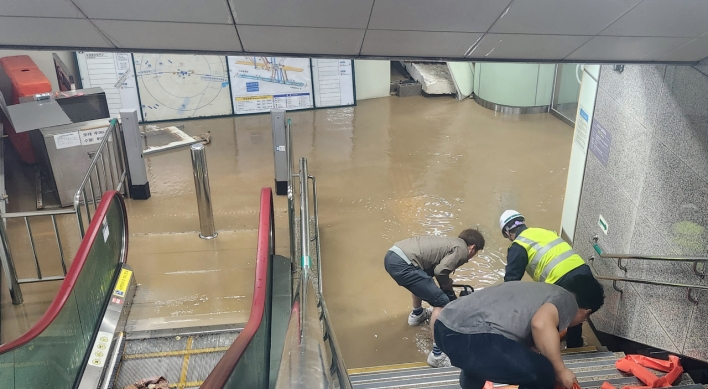 Heavy downpours cause flooding, damage in southern regions; multiple flights canceled