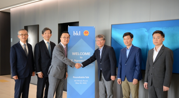 BKL holds roundtable with Vietnam envoy