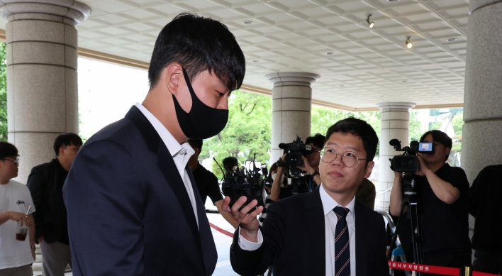 Pro baseball player Lee Young-ha acquitted of assault charges against former teammate