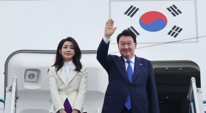 Yoon promotes Expo bid in France, seeks stronger ties with Vietnam