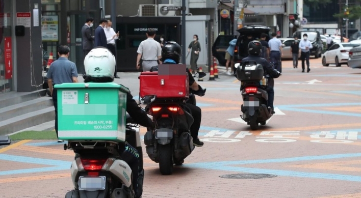 Police begin crackdown on motorcycles on sidewalks