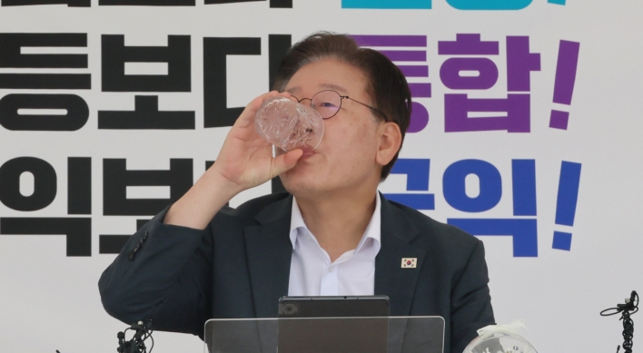 Fukushima release has South Korean politicians feasting, fasting