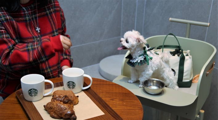 [Photo News] Pups and cups