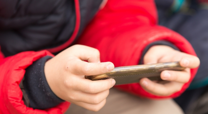 Children, teens using smartphones more: study