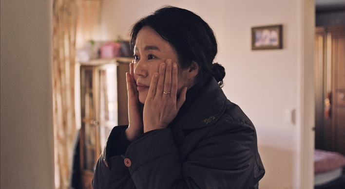 [Herald Review] Ordinary woman in midlife ‘Jeong-sun’ shatters preconceptions