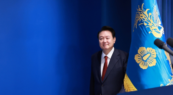Yoon pledges support to Ukraine in phone talk with Zelenskyy