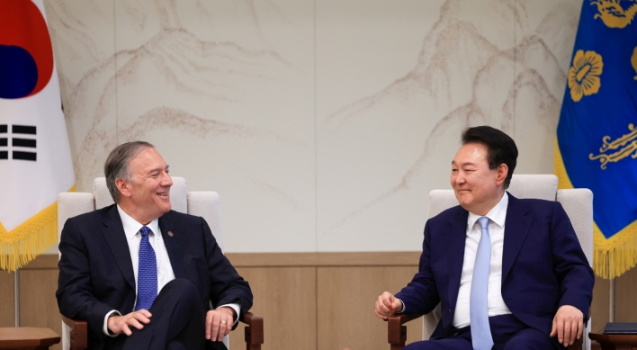 Yoon meets ex-US Secretary Pompeo, discusses Korean Peninsula issues