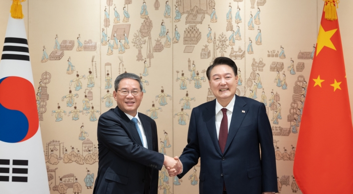 S. Korea, China to open channel on security, resume FTA talks