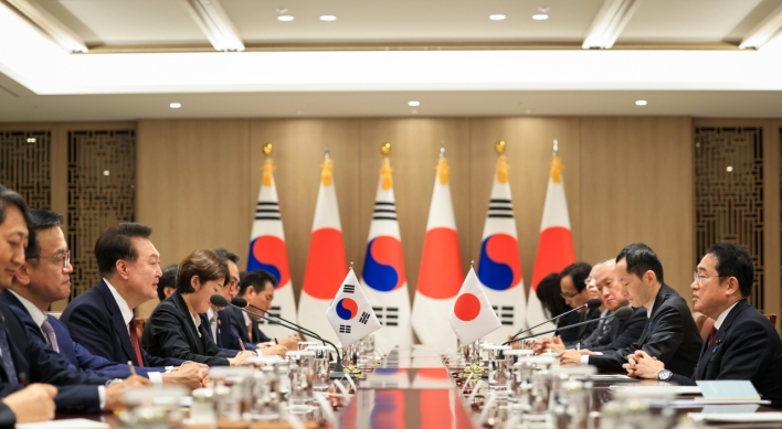 Seoul, Tokyo agree to communicate over Naver's Line app