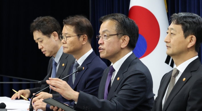 Korea to provide W25tr support for debt-laden small business owners