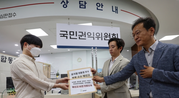 Civic group files complaint with anti-corruption agency again over luxury bag scandal
