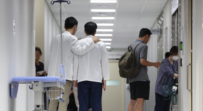 Govt. weighing measures to deal with trainee doctors who refuse to return to hospitals