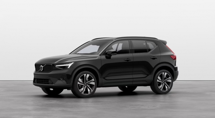Volvo XC40 triumphs as best-selling premium compact SUV