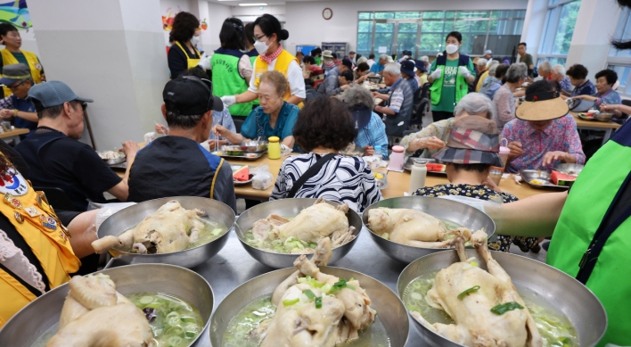 Koreans' chicken intake continues to rise, hits two per month: data