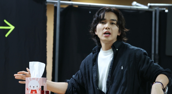 Yoo Seung-ho to make stage debut as drag queen in 190-minute 'Angels in America'