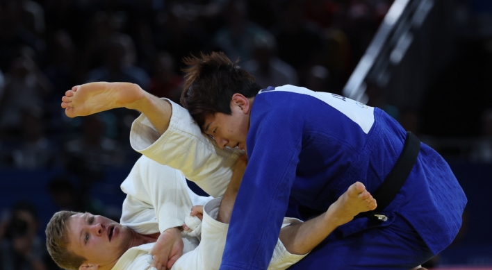 Lee Joon-hwan wins bronze in men's judo
