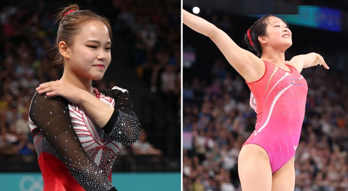 From cold shoulder to selfie together, two Koreas' encounter at Olympics