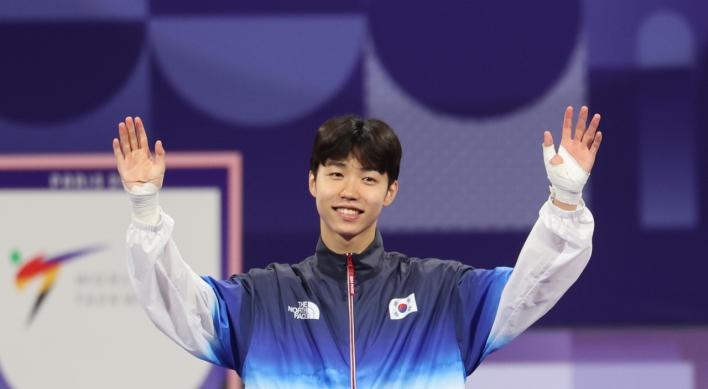 Park Tae-joon wins gold medal in men's taekwondo