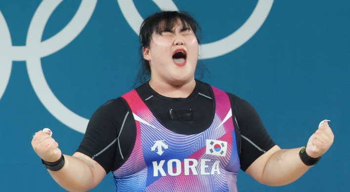 Park Hye-jeong wins silver in women's weightlifting