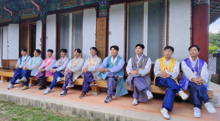 Matchmaking at Buddhist temple