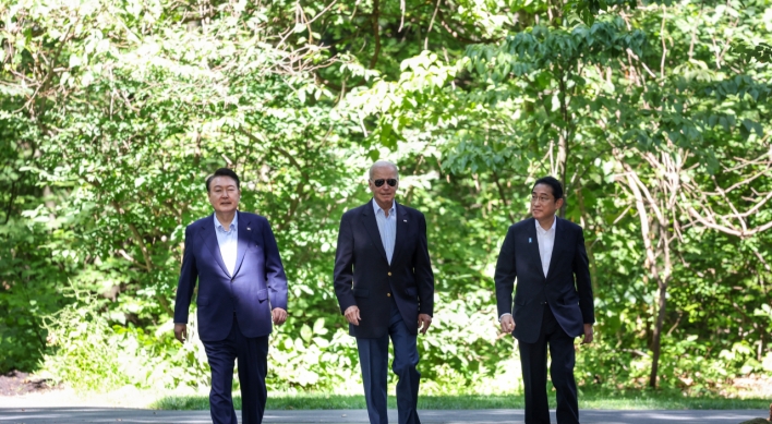 Leaders of S. Korea, US, Japan vow unity on ‘greatest challenges’