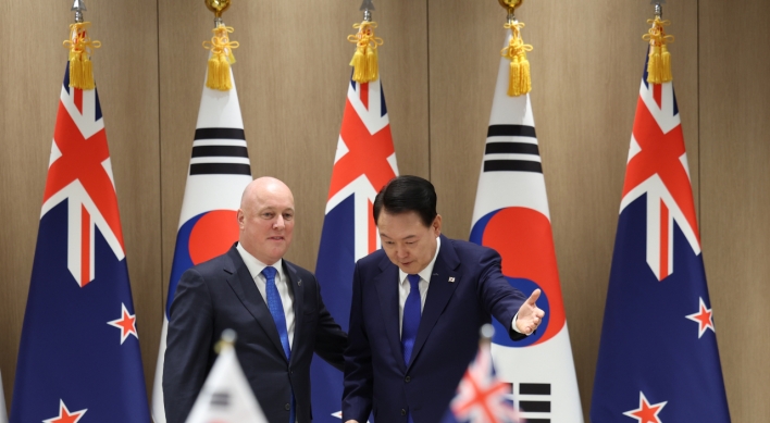 Leaders of S. Korea, New Zealand vow to elevate ties