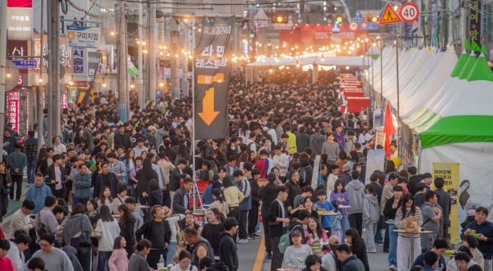 Local food festivals enjoy unexpected popularity as snacks go viral