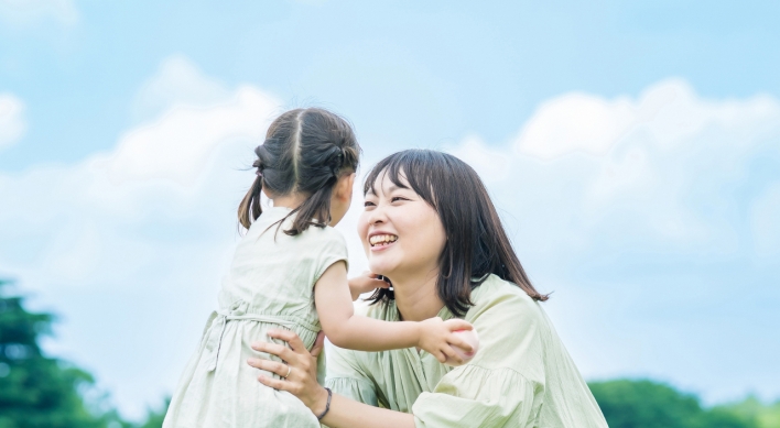 More young Koreans support having kids without marrying: study