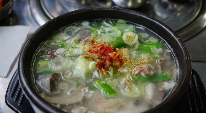 At Gwangcheonok, try North Korean-style sundae gukbap