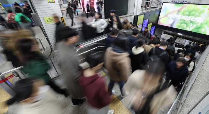 Union's 'work-to-rule' protest continues to delay Seoul subway trains