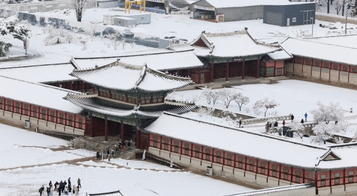 Seoul blanketed by heaviest November snow on record