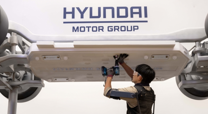 Hyundai unveils lighter, wearable exoskeleton for factory worker