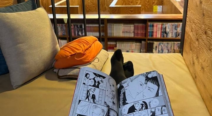 [Weekender] Comic book cafes: Korea's nostalgic escape for all ages