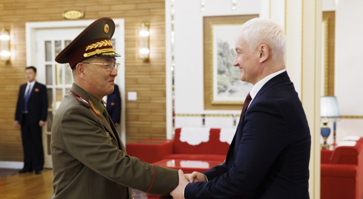 Defense chiefs of Russia, N. Korea meet amid escalating Ukraine war