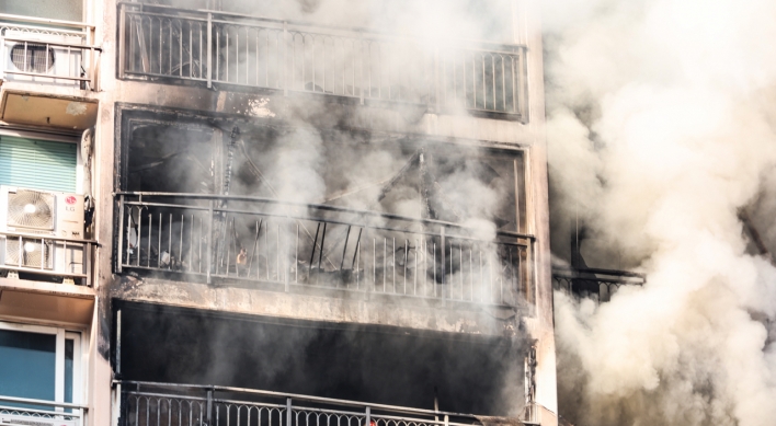 30 residents evacuated after apartment fire in Daegu