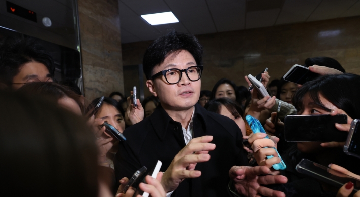 Ruling party leader stands firm on suspending Yoon from his position