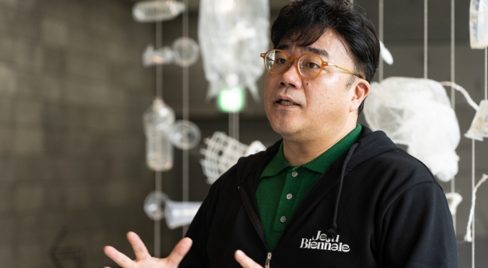 [Herald Interview] Jeju Biennale is at crossroad: artistic director  Lee Jong-hoo