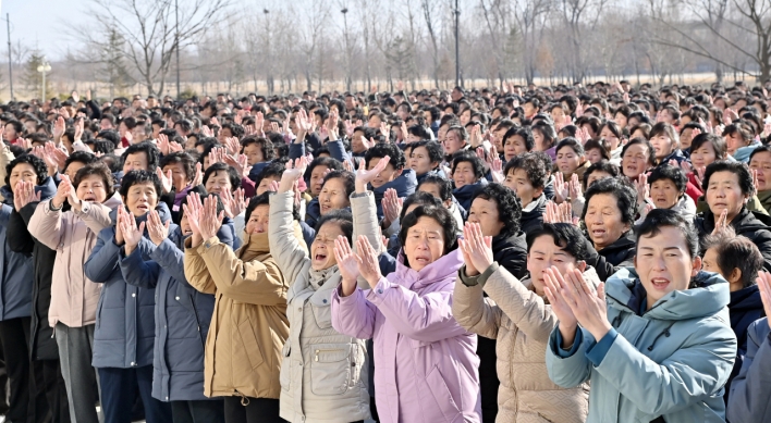 N. Korea's flood victims brought to Pyongyang write letters of thanks to leader Kim