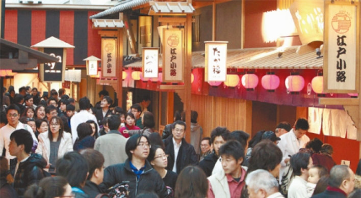 Tourists overrun Haneda international terminal