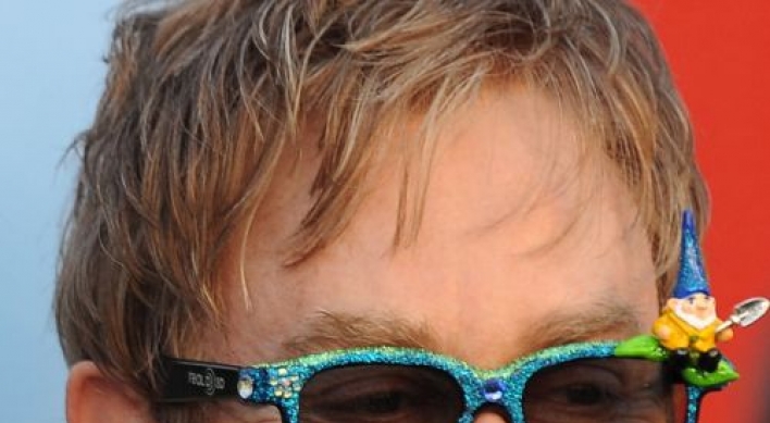 Elton John feels like ‘second-class citizen’