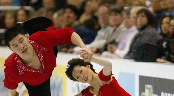 China: Skaters OK to compete