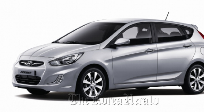 Hyundai adds hatchback and diesel Accents