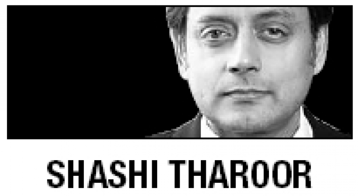 [Shashi Tharoor] The crisis of private microfinance industry in India