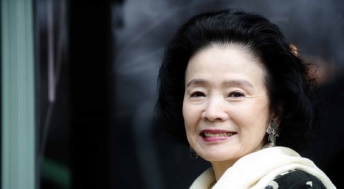 Actress Yun awarded top French honor