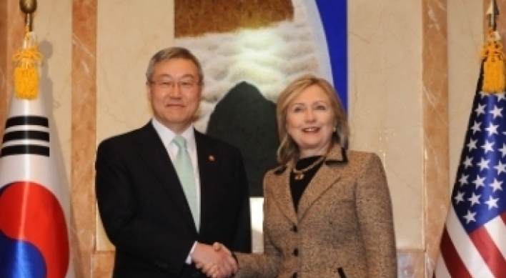 U.S., S. Korea in final stretch of ratifying FTA: Clinton