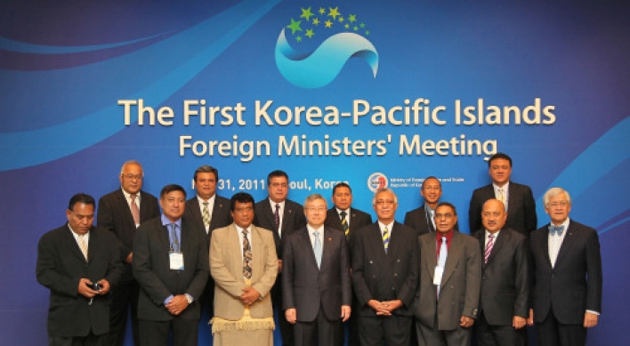 Ministers from Pacific islands discuss climate change, relations