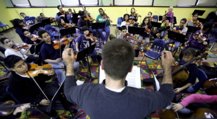 Chicago school fights to save orchestra amid cuts