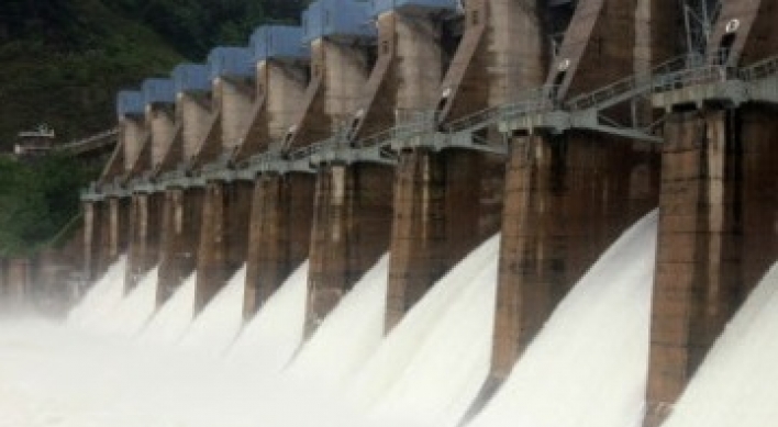 N.K. discharges water from border dam without warning